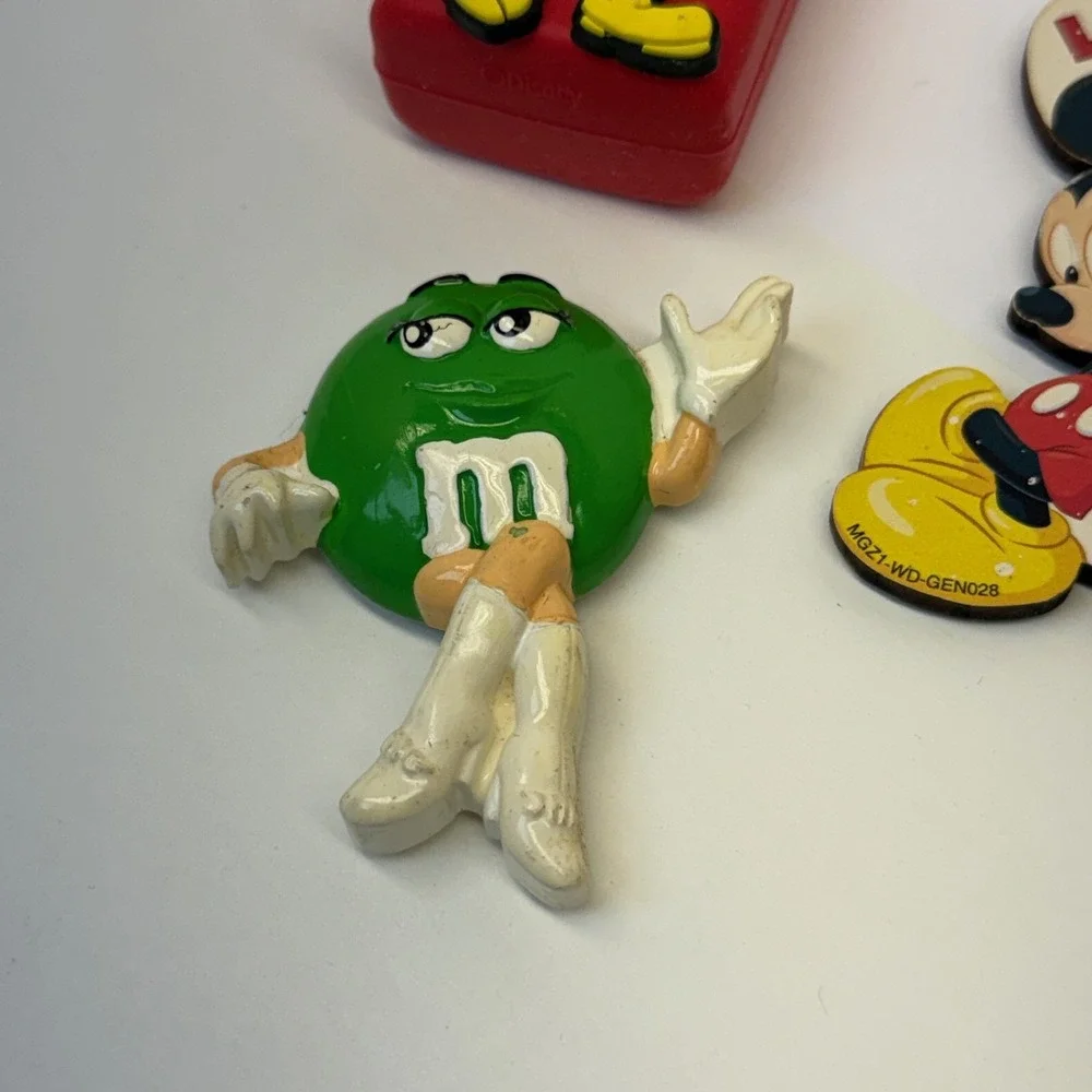 Lot of 11 M&M's & Disney Magnets Mickey Minnie Pooh Donald Duck Hand Sanitizer